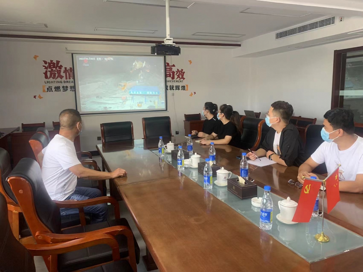 組織員工觀看建筑施工安全監(jiān)管人員培訓班直播